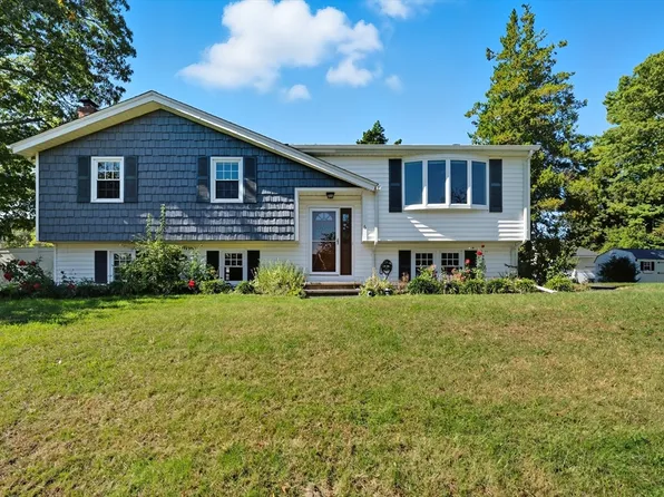 6 White Way, Stoughton, MA 02072