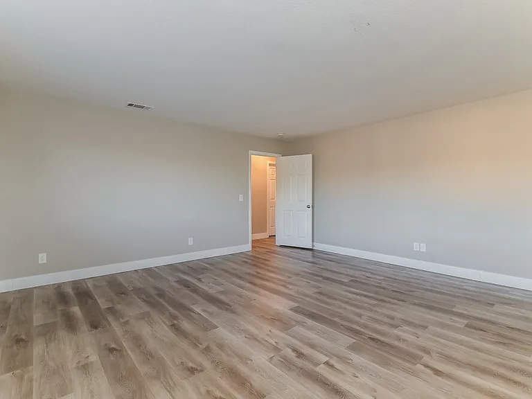 1079 Harpy Eagle Ave — Photo 10