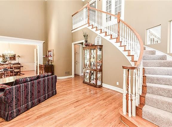 2nd image of 3205 Langley Dr