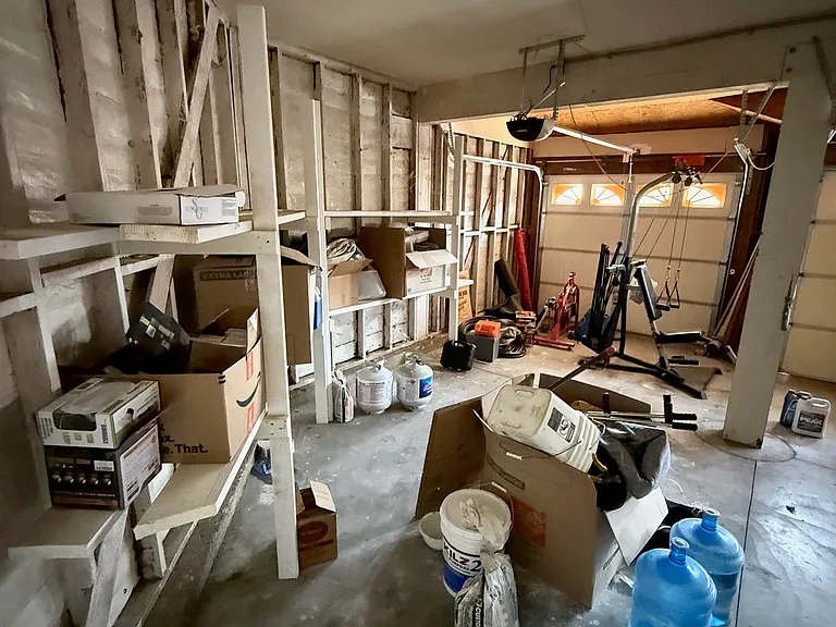 711 Canterbury Cir — Photo 30