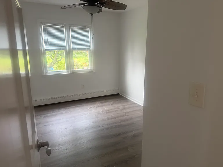 8 Greenwood Rd #1 — Photo 13