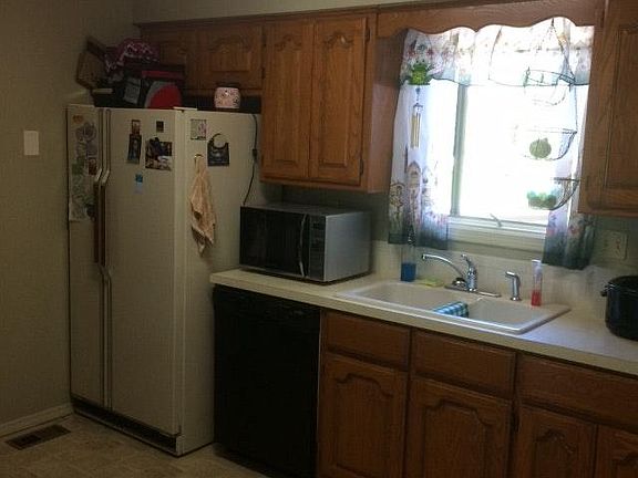 5th image of 32 Dunedin Dr