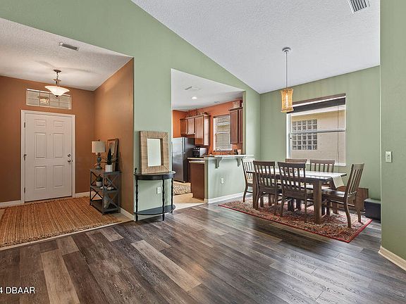 4th image of 332 Admiralty Ct