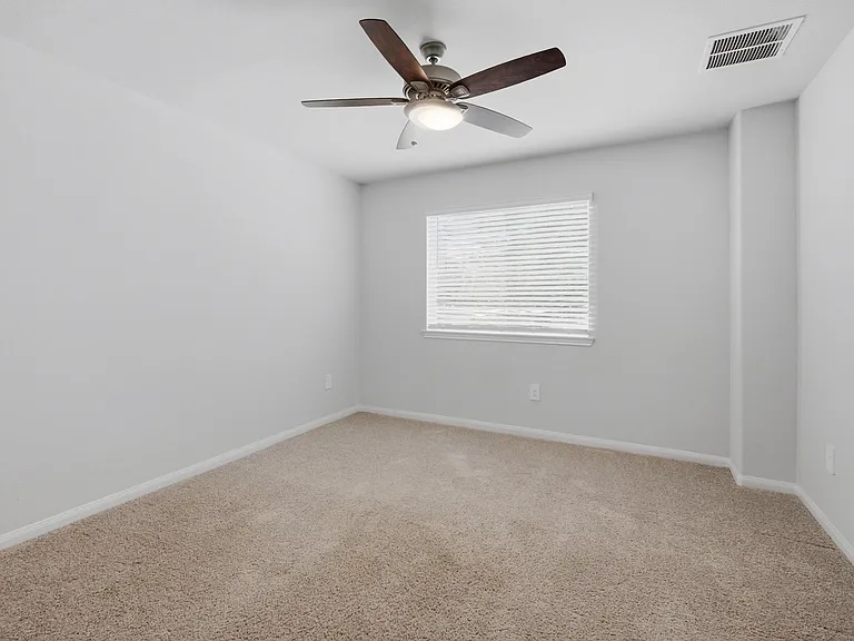 961 Harper Ln — Photo 15