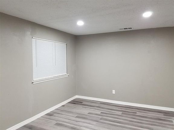 5th image of 921 Marlene Dr