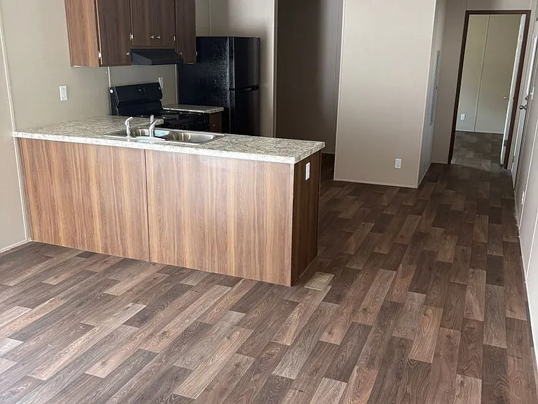 781 Virgil Ave — Photo 11