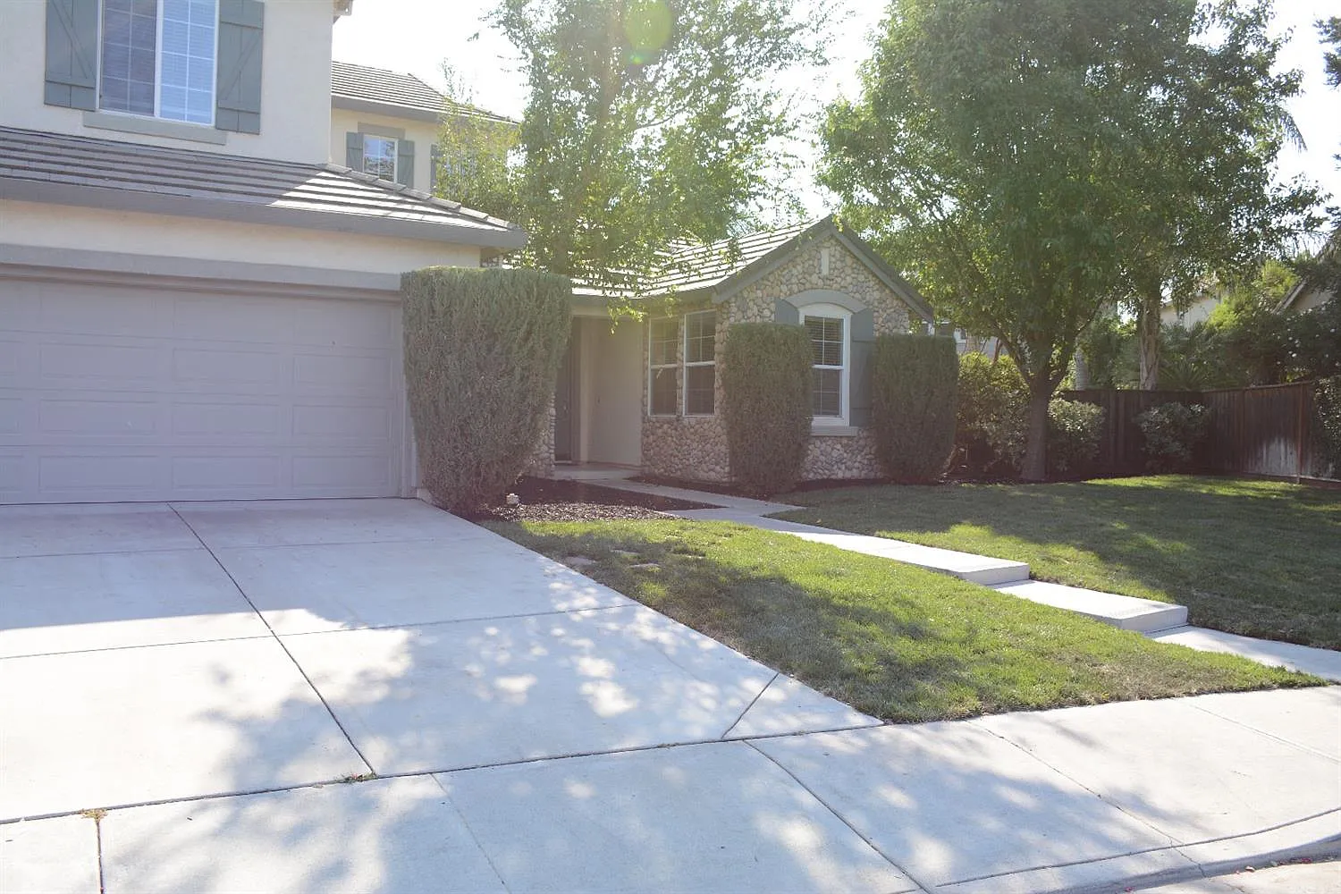 423 General Ln photo 1