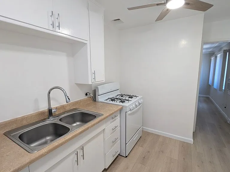Park Vista Apartments — Photo 11