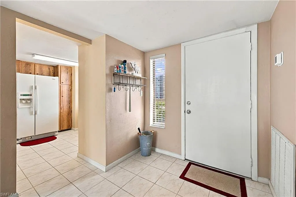 26300 Hickory Blvd — Photo 2