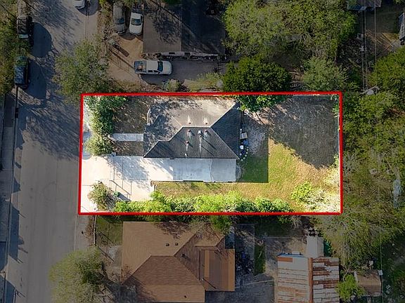 4th image of 2408 Gregory Ave