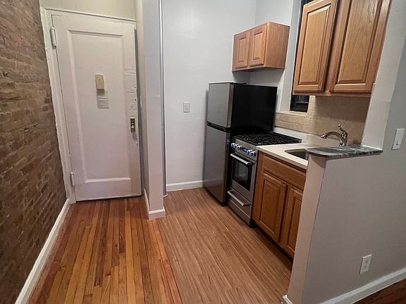 2nd image of 166 W 83rd St APT 2C