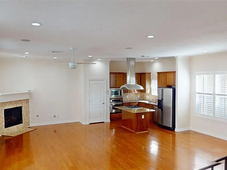 1502 Birdsall St — Photo 26