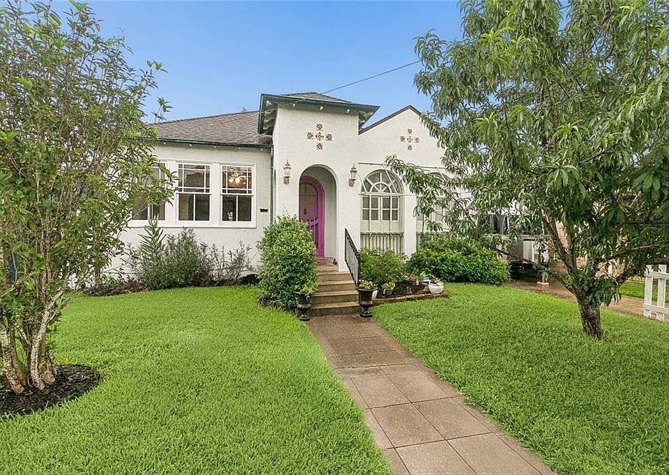 1st image of 3027 Paris Ave