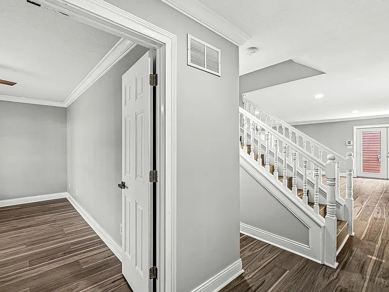 2046 Ruckle St — Photo 12
