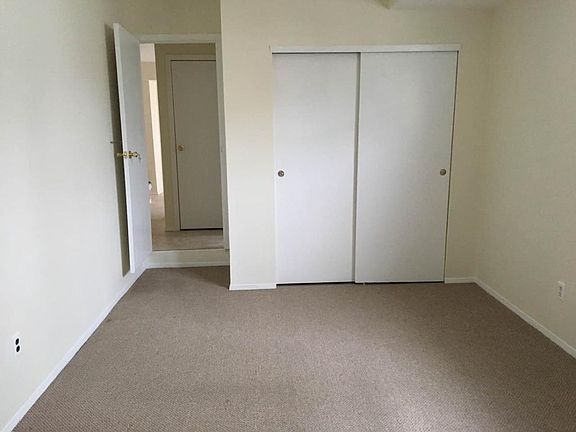 3rd image of 74 Croft Pl Floor 1