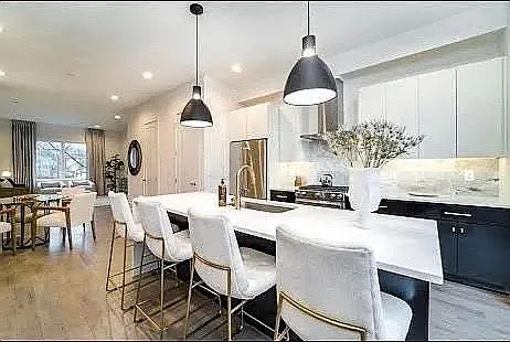 3 bed, 3.5 bath, 1979 sqft, $3,500 — Photo 2