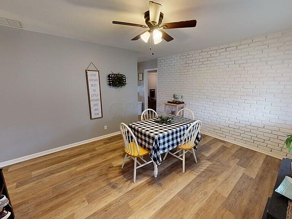 5th image of 28 Lewis Dr