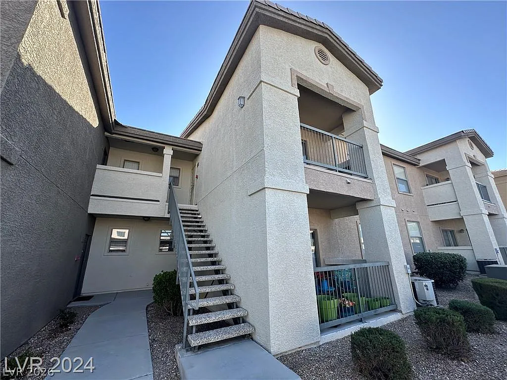 1 bed, 1.0 bath, 690 sqft, $1,145 — Photo 3