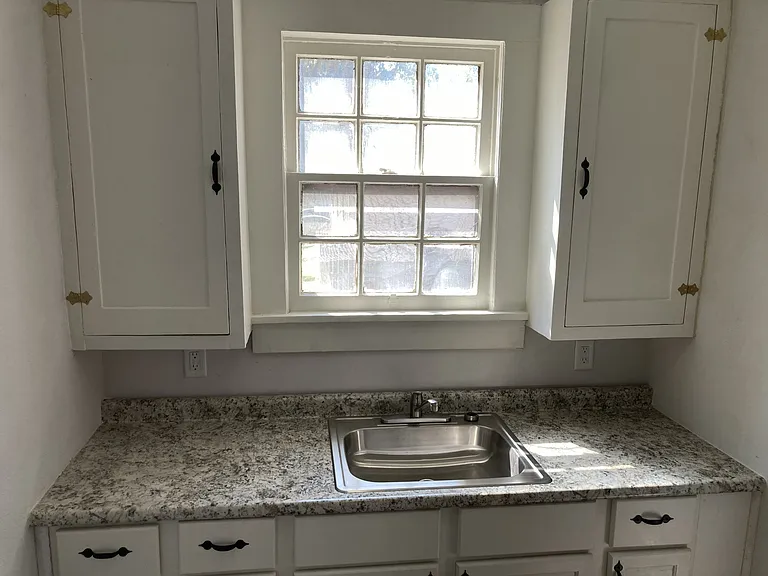 1812 G St N #1 — Photo 5