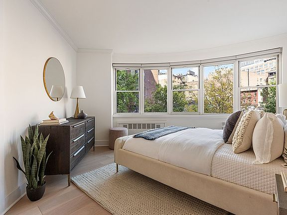 3rd image of 14 Horatio St APT 2F