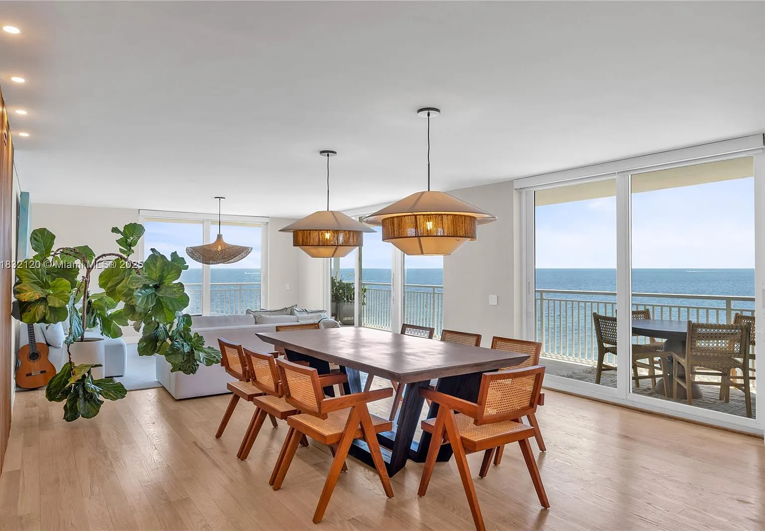 Sands Of Key Biscayne Con — Photo 3