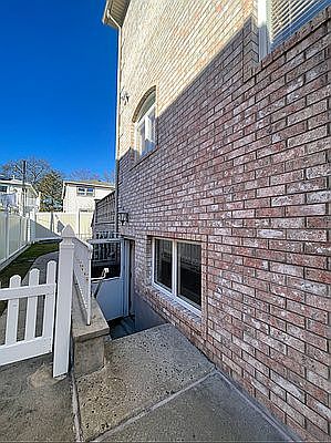 5th image of 287 Vineland Ave #2