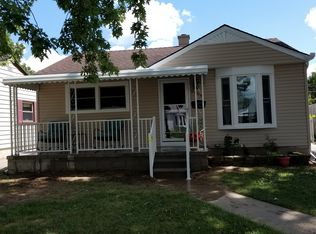 5869 Dudley St, Taylor, MI 48180