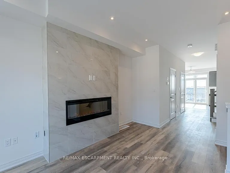 120 Court Dr #29 — Photo 7