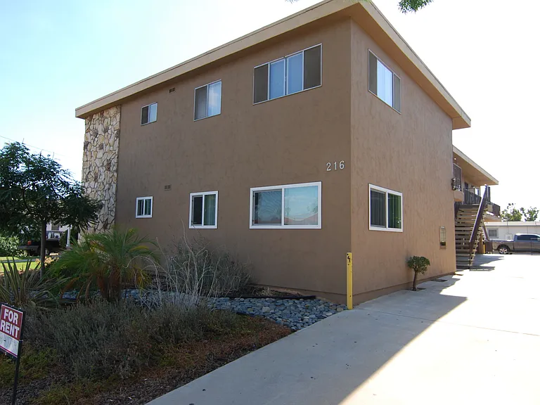 216 Del Mar Ave — Photo 9
