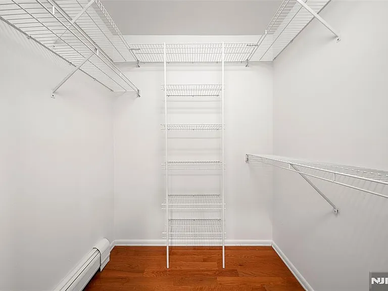 408 Dogwood Ct — Photo 23