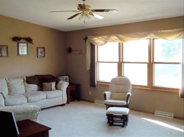 215 Sarahs Cir, Rockland, WI 54653