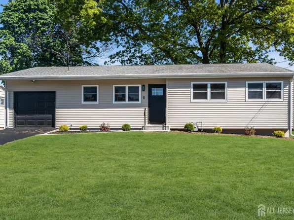 11 Dartmouth Rd, Parlin, NJ 08859