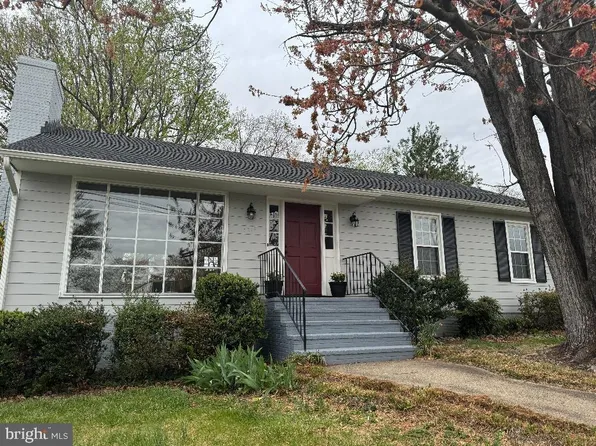 2219 Dominion Dr, Charlottesville, VA 22901