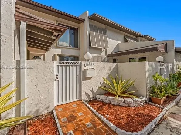 10927 SW 71st Ln, Miami, FL 33173