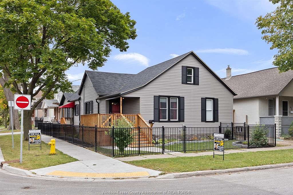 695 Niagara St, Windsor, ON N9A 3T4 MLS 23019953 Zillow