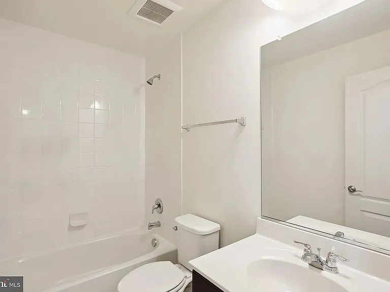 18320 Woodhouse Ln — Photo 33