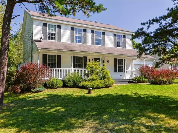 1648 Clover Rd, Long Pond, PA 18334