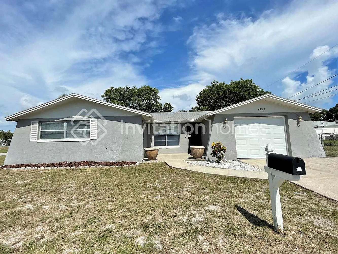 4850 Samara Dr New Port Richey, FL 34652 — Photo 1