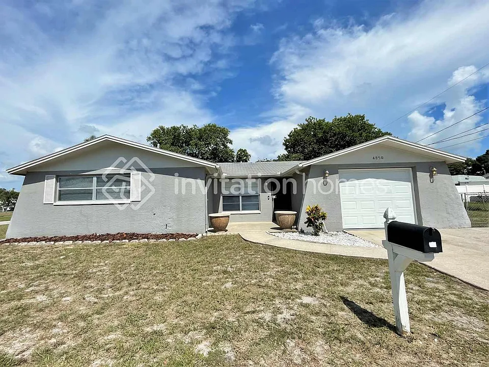 4850 Samara Dr