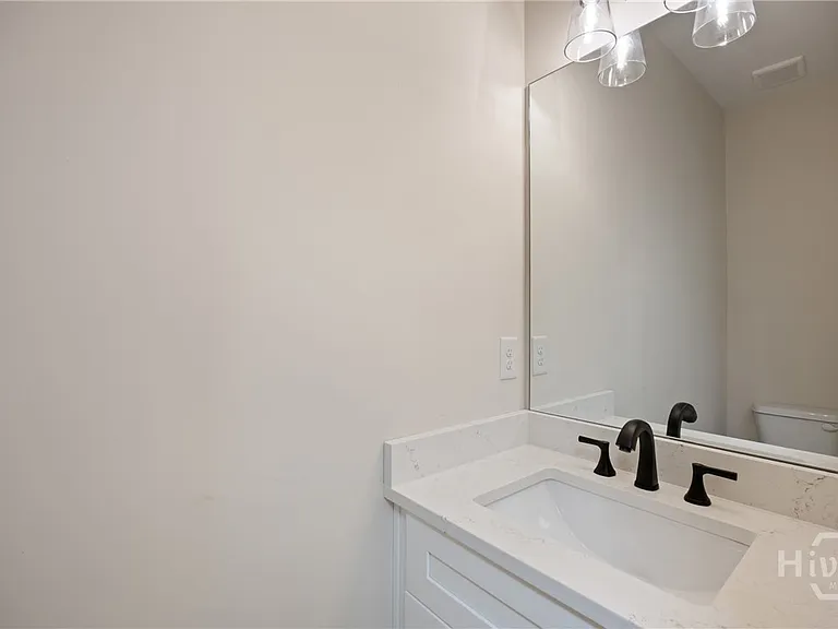 360 Ansley Dr — Photo 4