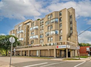10 John St W #409, Dundas, ON L9H6J3