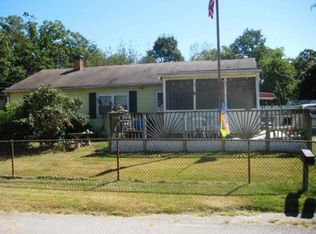 8361 Lockwood Rd, Pasadena, MD 21122