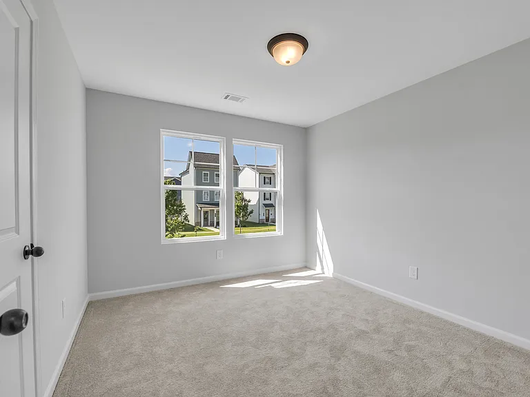 801 York Aly — Photo 31