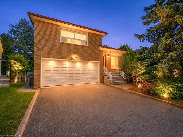 3577 Bluestream Cres, Mississauga, ON L4Y 3S5