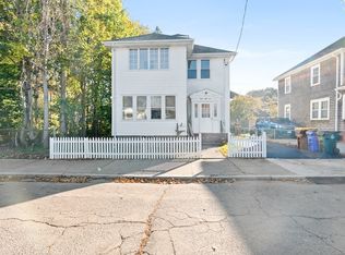 889 Pearce St, Fall River, MA 02720
