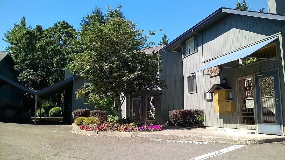 Building Photo - 10050 SE Waverly Ct