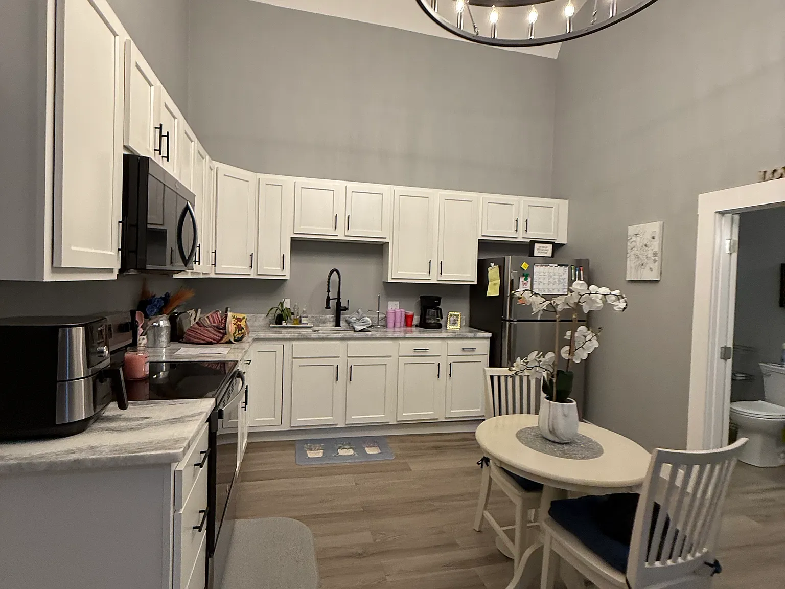 2 bed, 1200 sqft, $2,095 — Photo 2