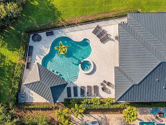 3rd image of 8182 Valhalla Ter