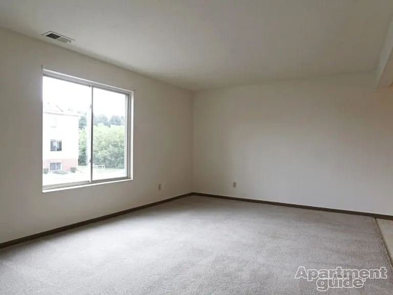Bremen Park Apartments — Photo 23