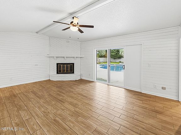 4th image of 957 ASPEN RIDGE Court